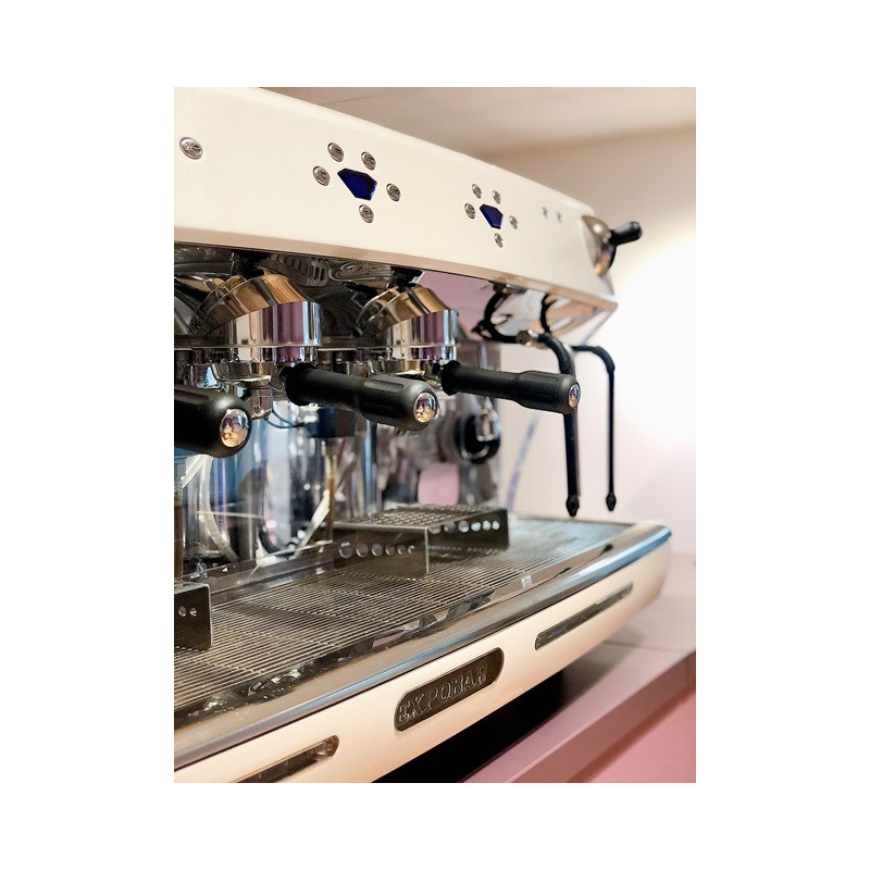 Repasovaný pákový kávovar Expobar Diamant 3